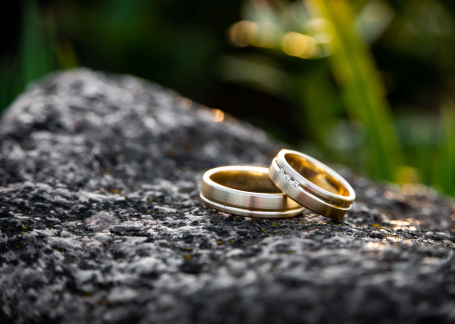 Gold wedding rings