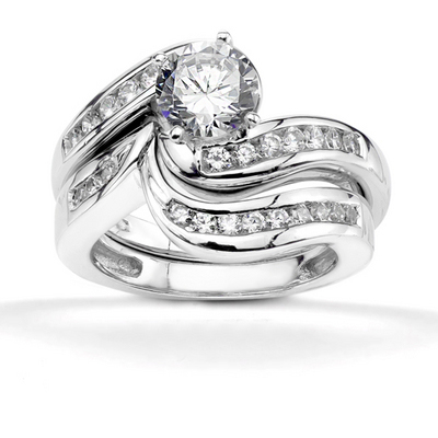 18ct White Gold Diamond Shaped Wedding Ring Set