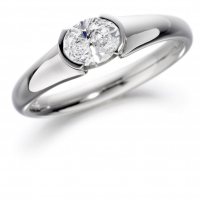 18ct White Gold Oval Cut Diamond Engagement Ring